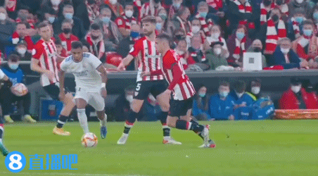 记者：拜仁对霍村前锋阿斯拉尼兴趣愈发明确，已开始相关接触