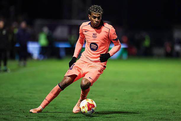 天空体育：张伯伦目前正在阿森纳训练，同时筹划下一步动向